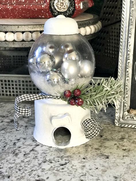 Hey yall! Today I’ll be showing y’all how I made my Snow Globes for my Christmas Set Up. This video is step by step and easy for you try to at home!My Links:...